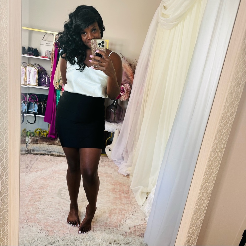 BCBGMAXAZRIA POWER SKIRT BLACK Medium